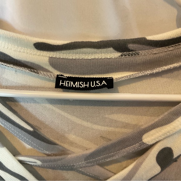 Heimish Women’s Short Sleeve V-Neck Gray Camouflage Size Large - Picture 2 of 11